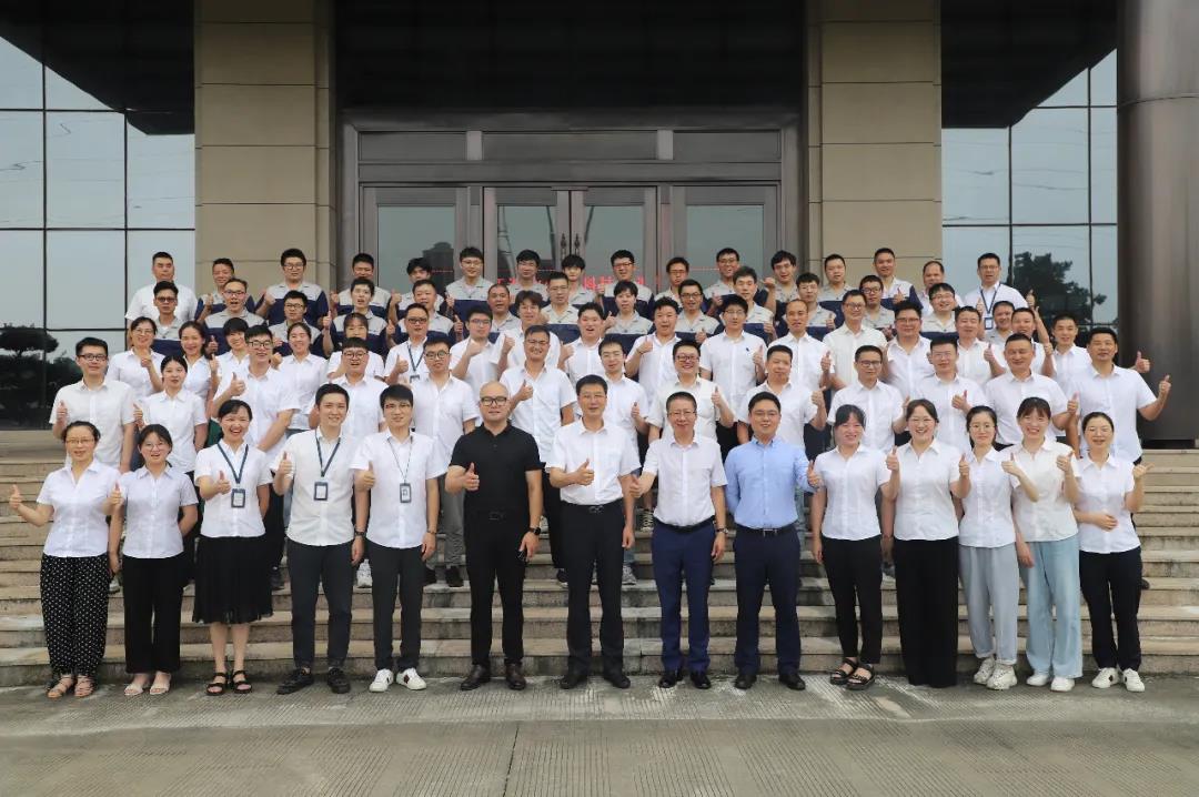 乐竞体育官网登录入口科技管理干部研修班正式开班！